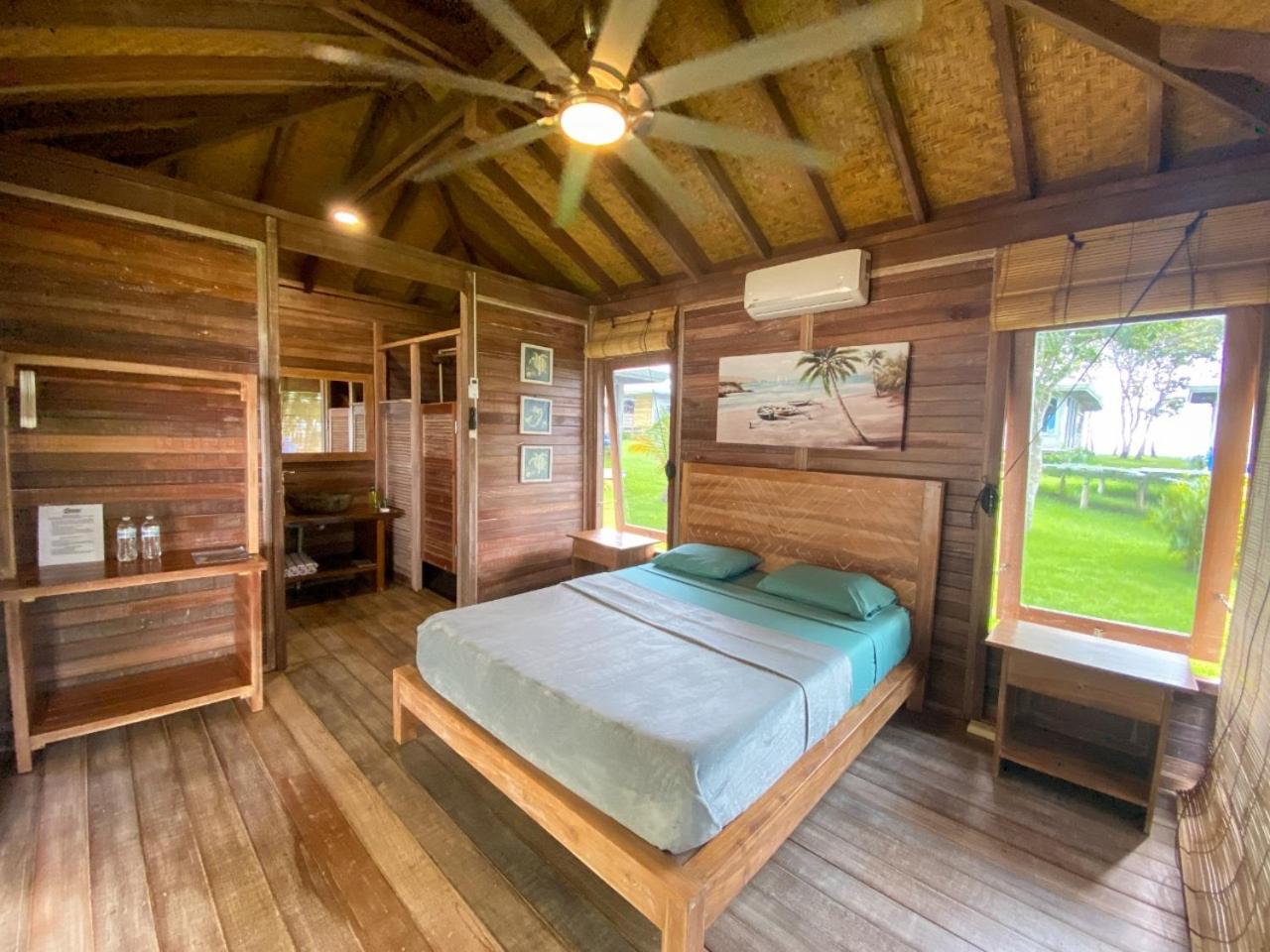 Image: Sonny Island Resort Cabañas Frente al Mar
