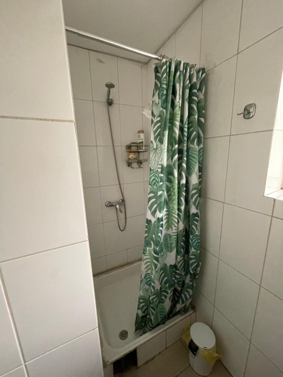 C�moda pieza con ba�o privado en el centro de Vitacura