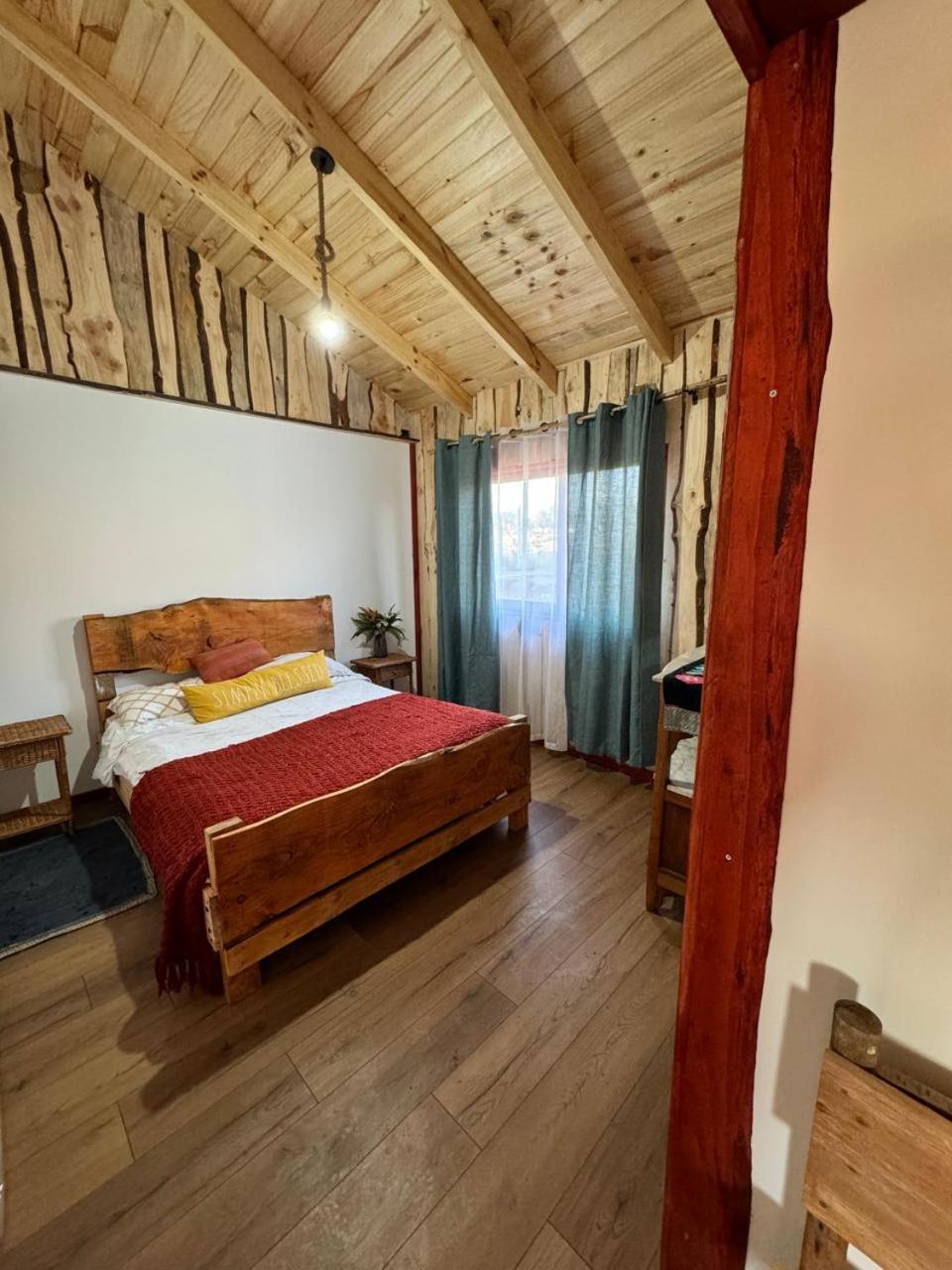 Caba�as Kollonkas del Pe�i