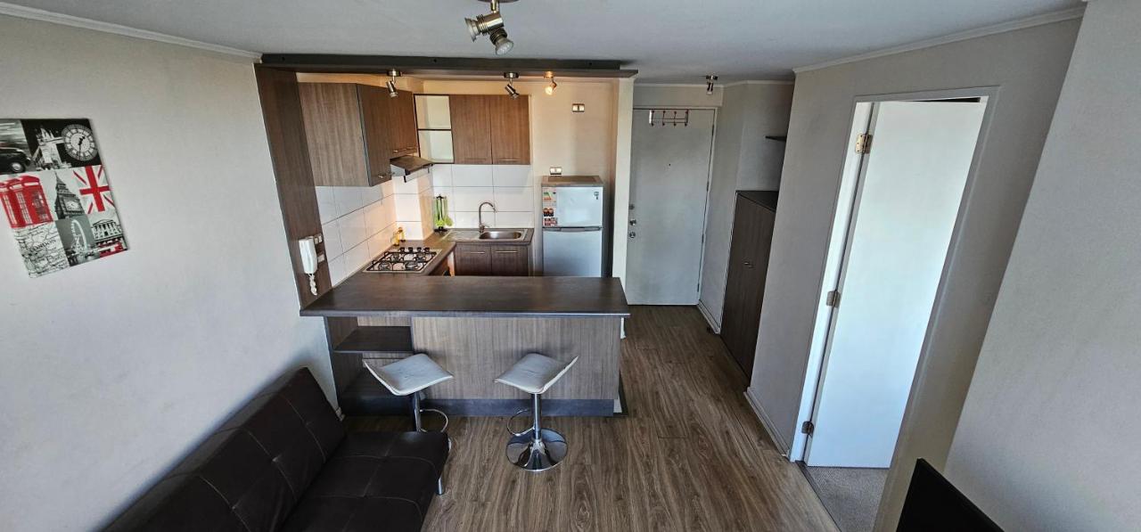 Juvenil y acogedor alojamiento frente al metro!