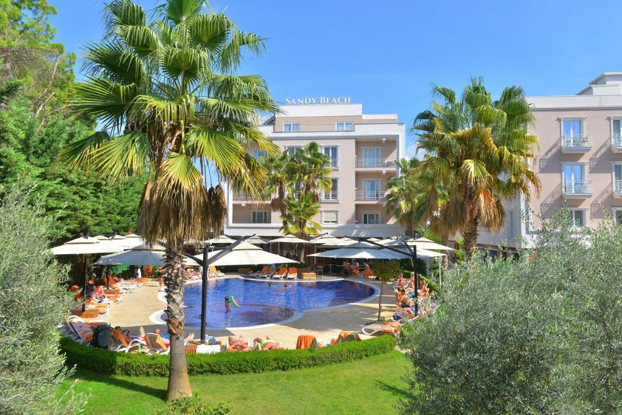 Image: Sandy Beach Resort