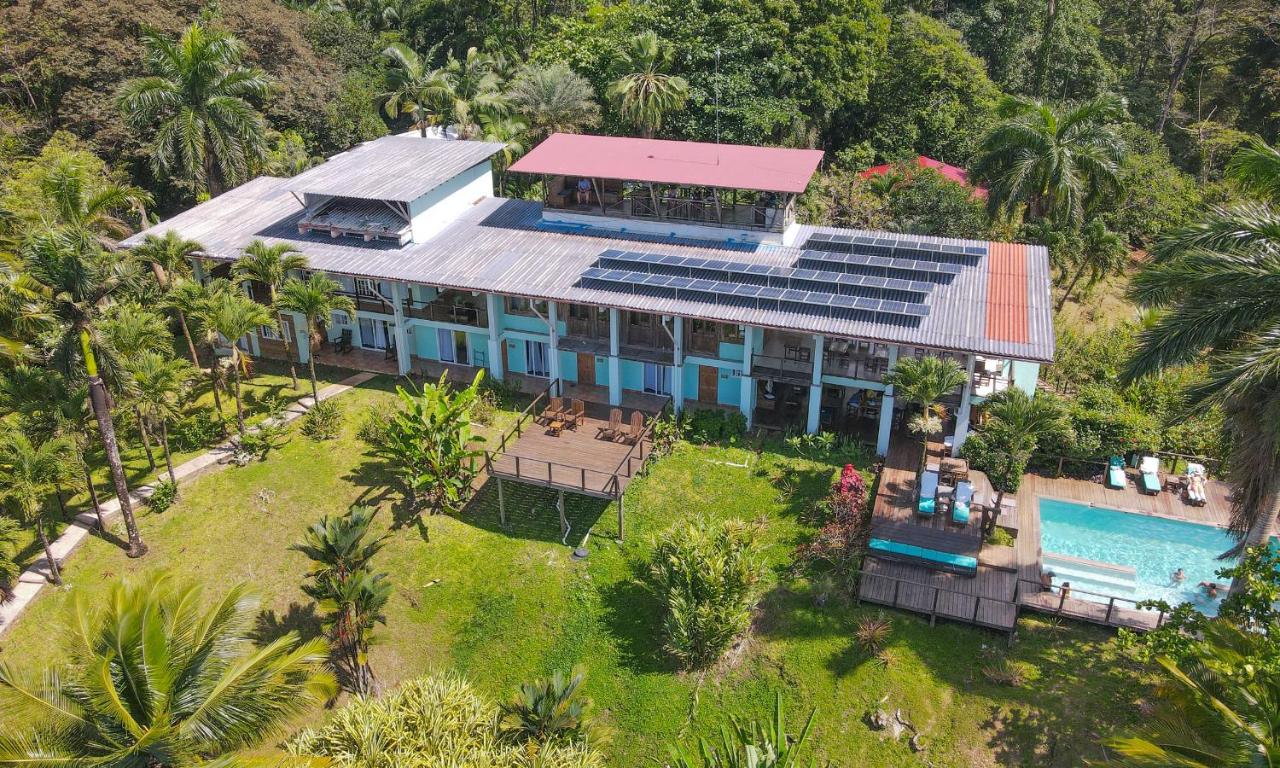 Image: Bird Island Bungalows