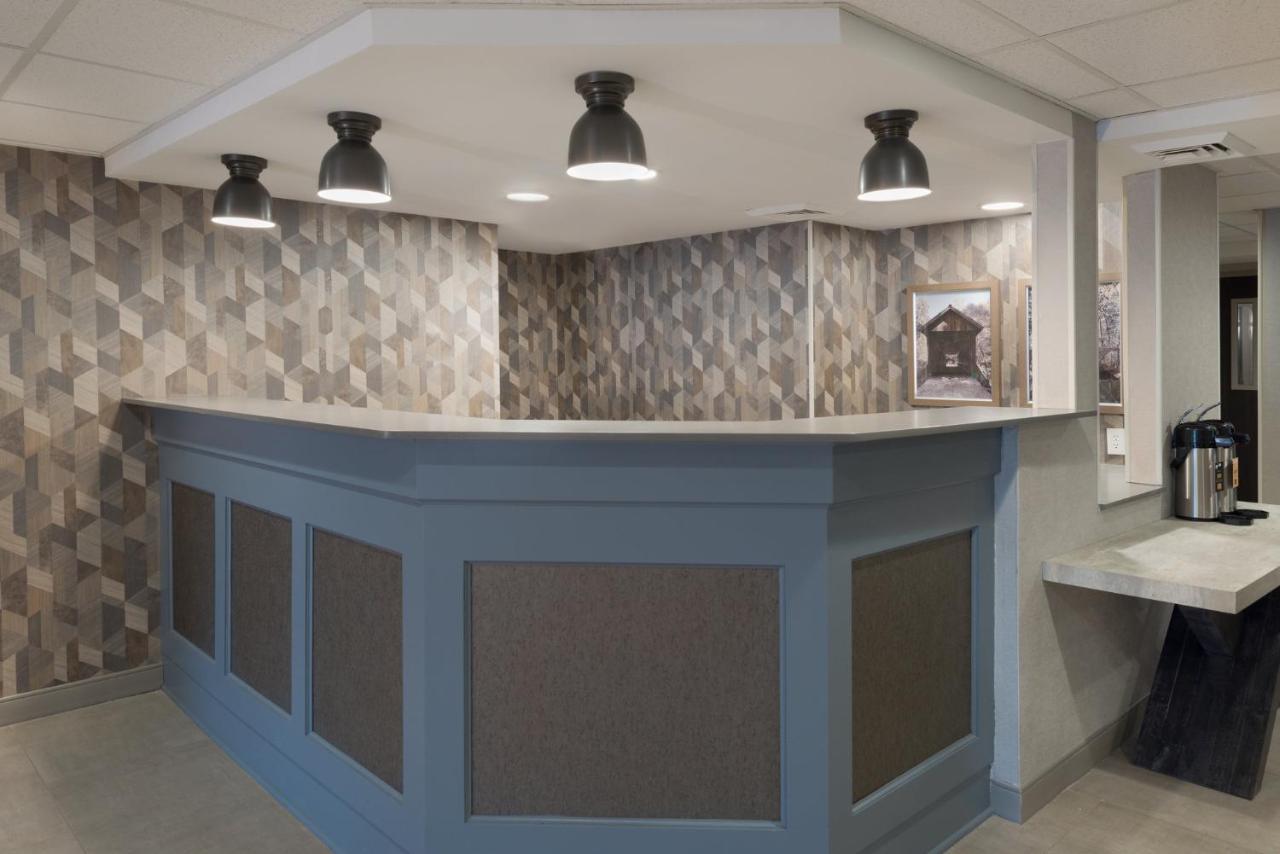 Image: Holiday Inn Express South Burlington - Downtown by IHG