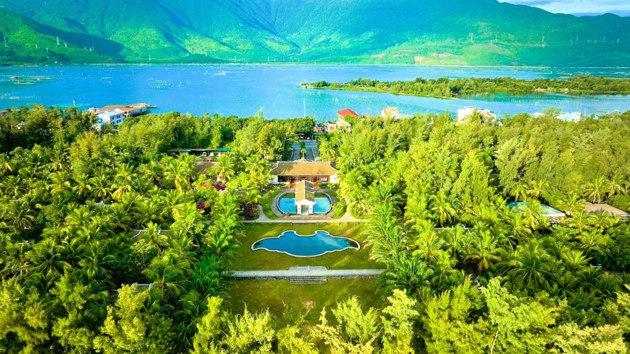 Image: Lang Co Beach Resort