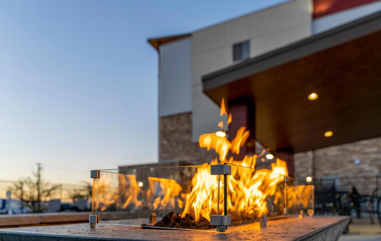 Image: Sonesta Simply Suites Avondale