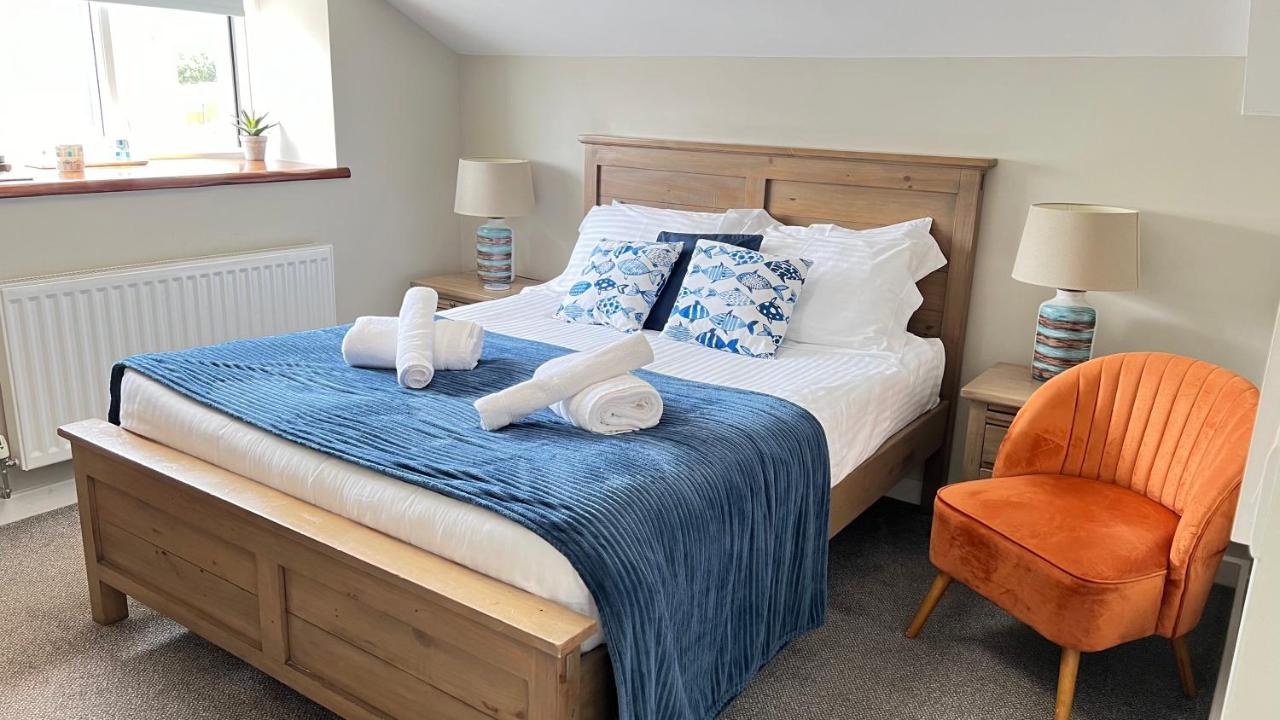 Image: The Waterfront Inn