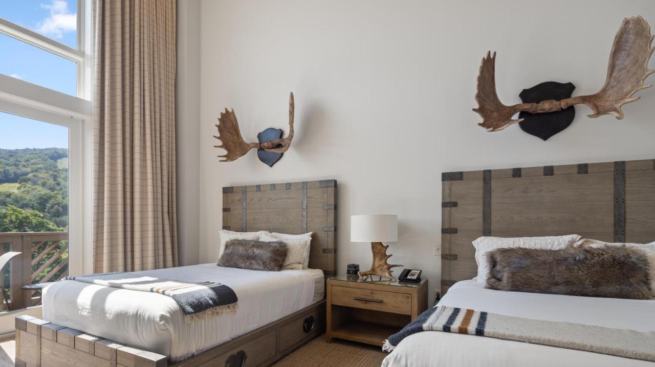 Image: 1535 Guest Room Spruce Peak Lodge at Stowe Mt Resort Sleeps 4