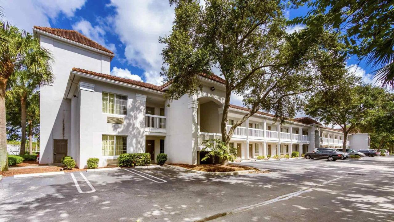 Image: Studio 6 Extended Stay - Coral Springs, FL- Fort Lauderdale