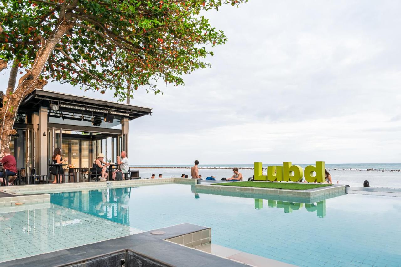 Image: Lub d Koh Samui Chaweng Beach - Beachfront & Vibrant Social Vibe
