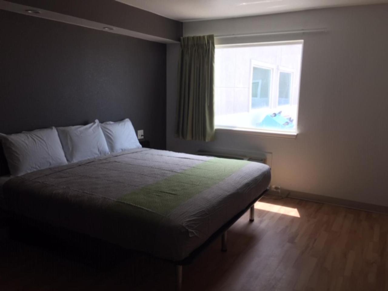 Image: Studio 6 Burleson