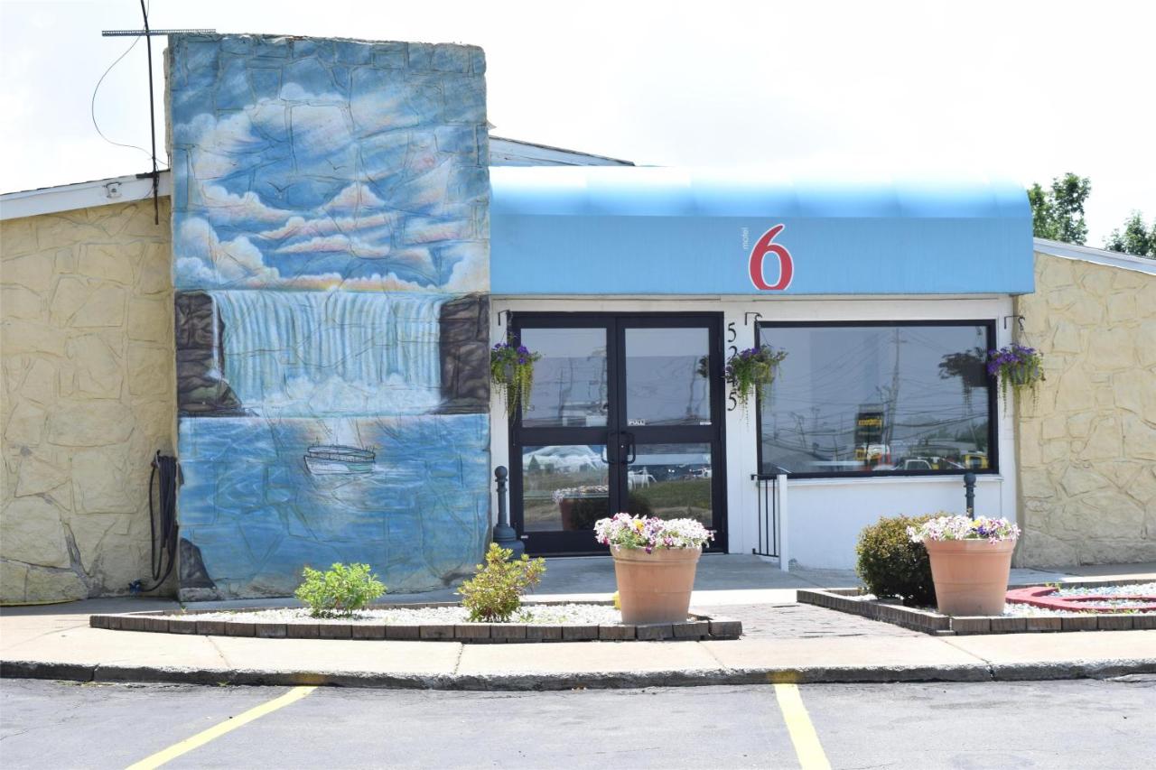 Image: Motel 6-Hamburg, NY