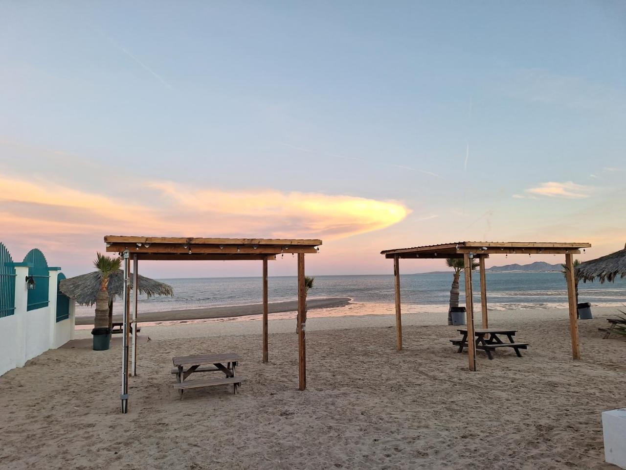 Image: #33 Bungalow Seaside Hotel & Victors RV Park