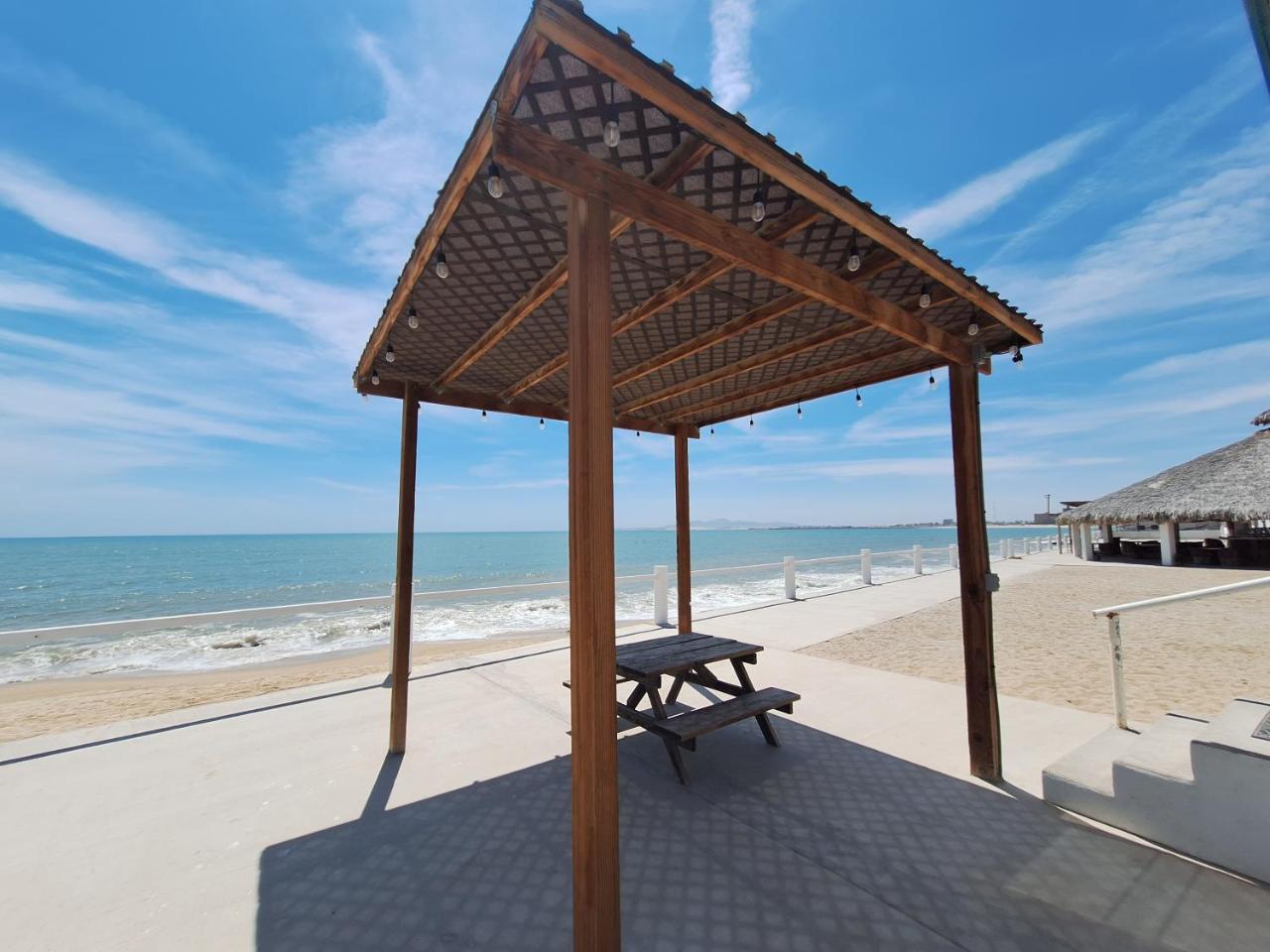 Image: #7 Beach Front Private Room
