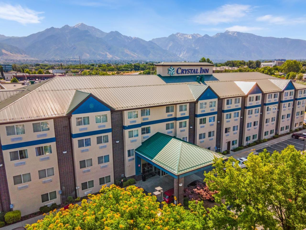 Image: Crystal Inn Hotel & Suites - Midvalley