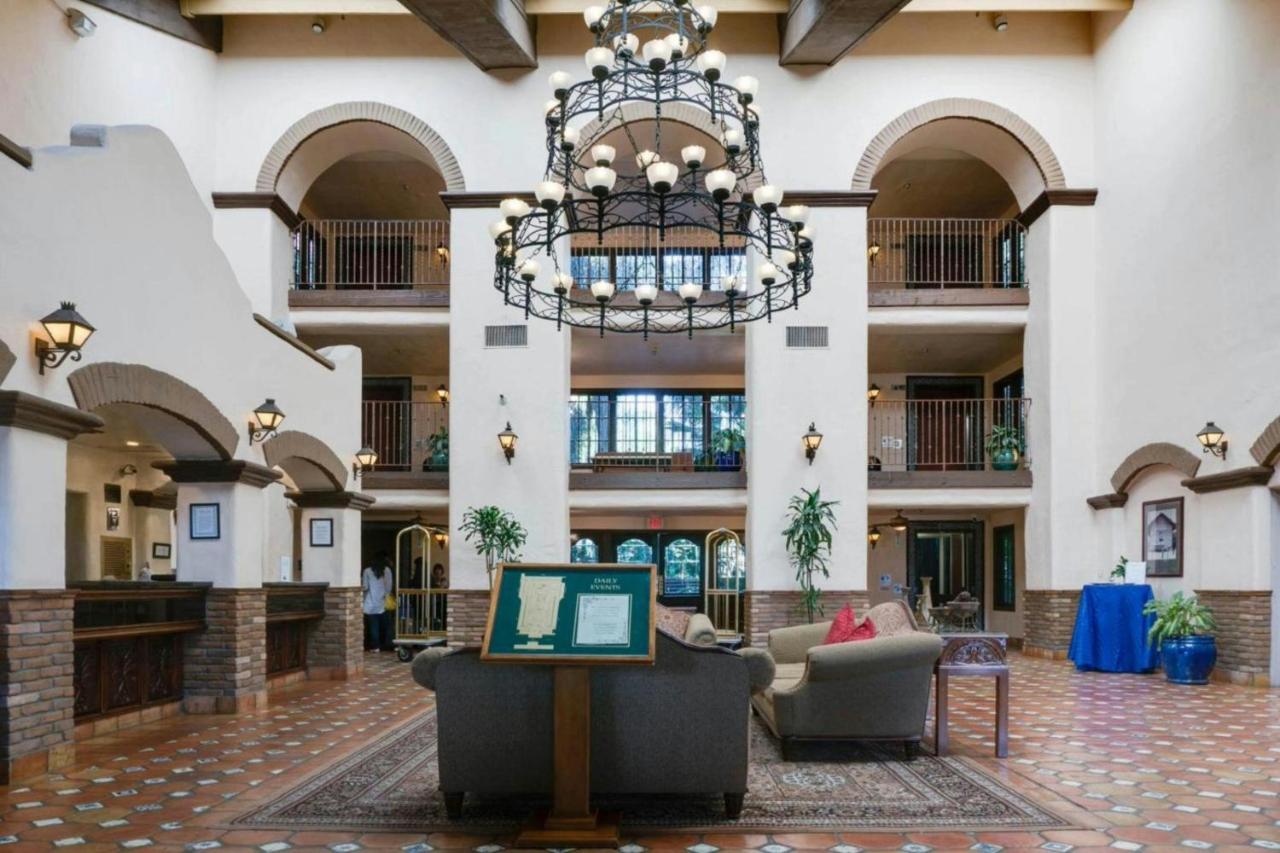 Image: The Buena Park Grand Hotel & Suites