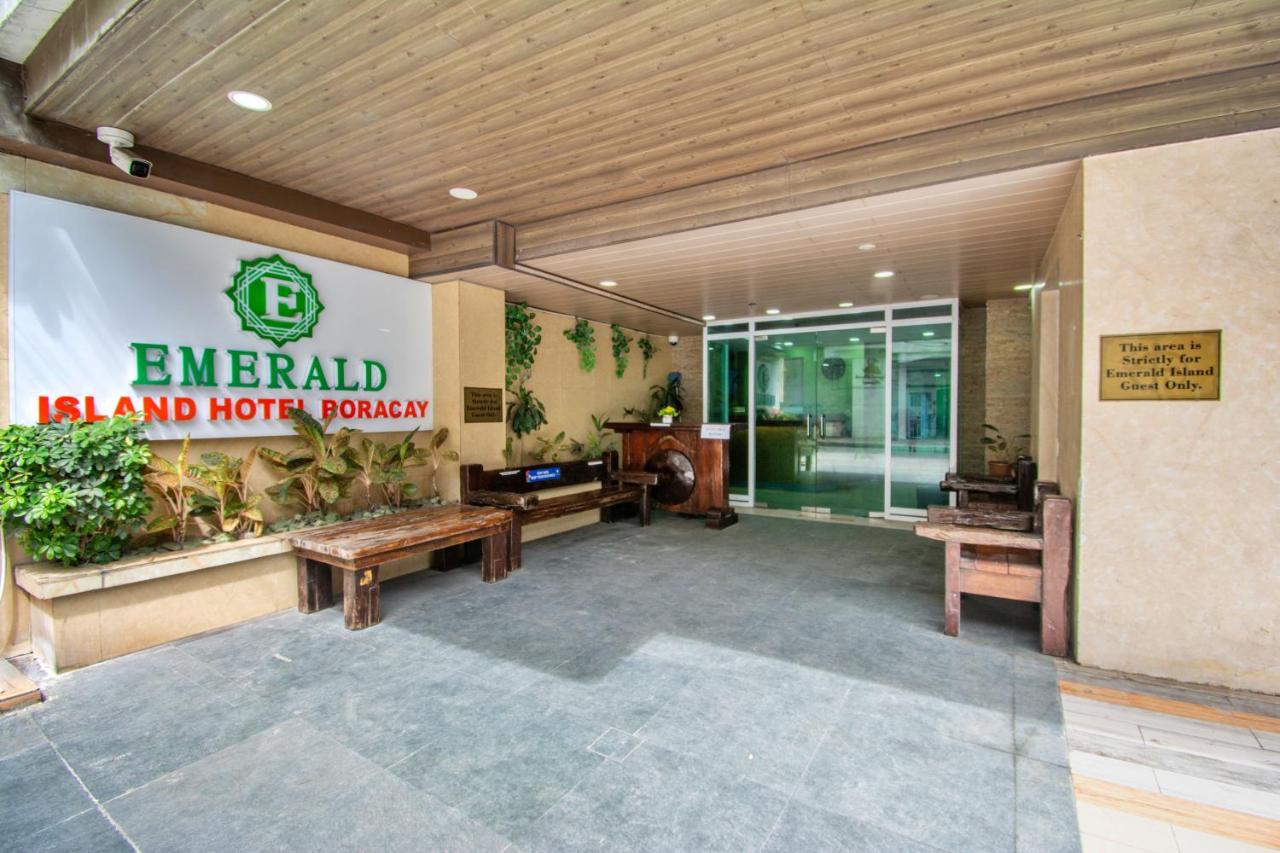 Image: Emerald Island Hotel