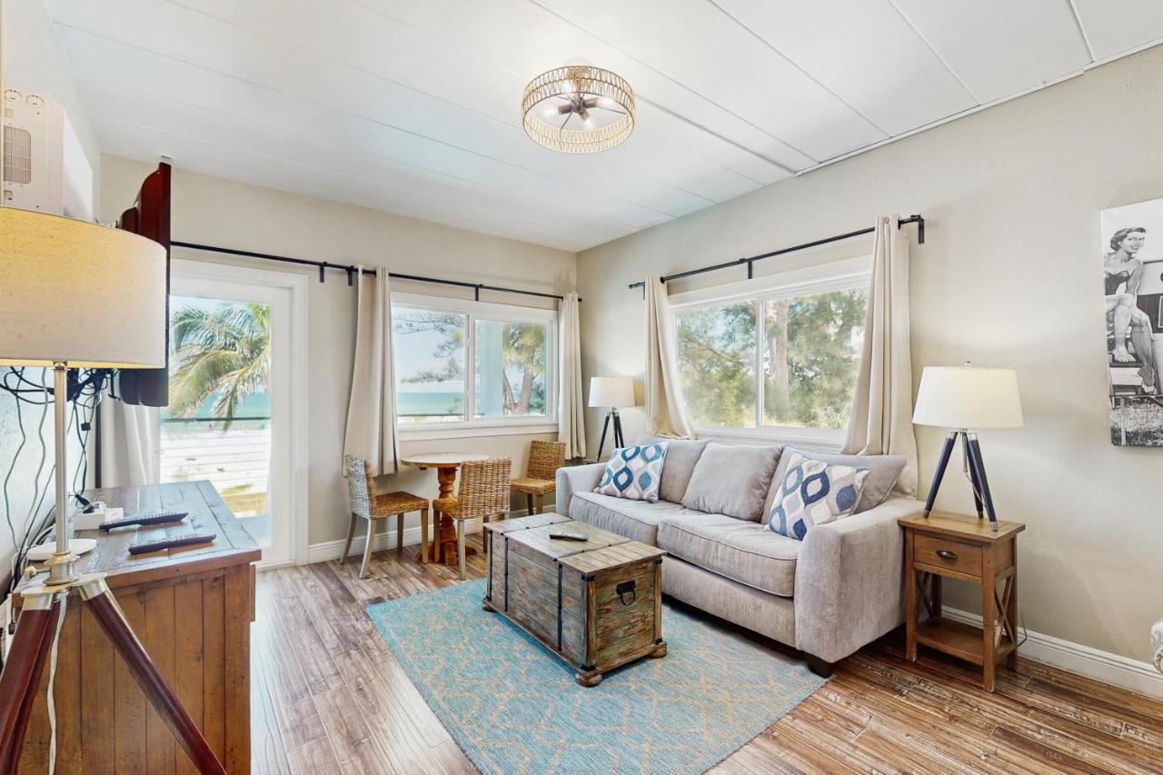 Image: Bungalow Beach Place 8