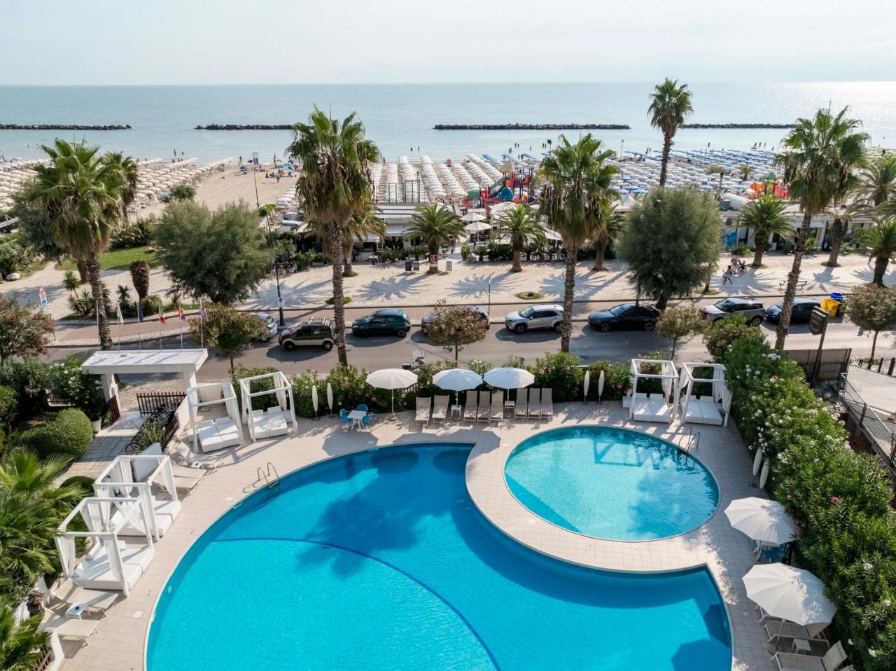 Image: International Hotel & Suite