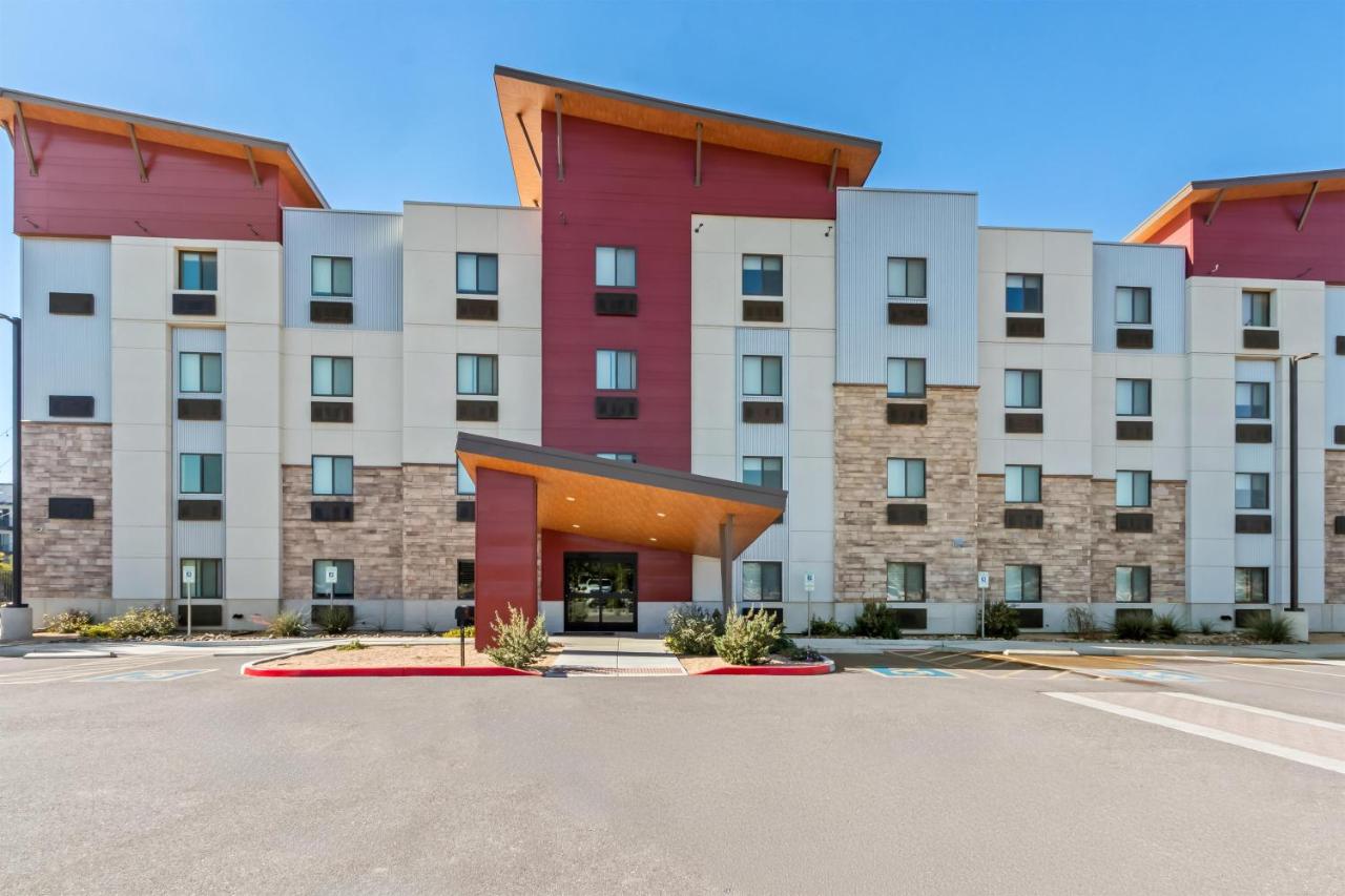 Image: Sonesta Simply Suites Avondale