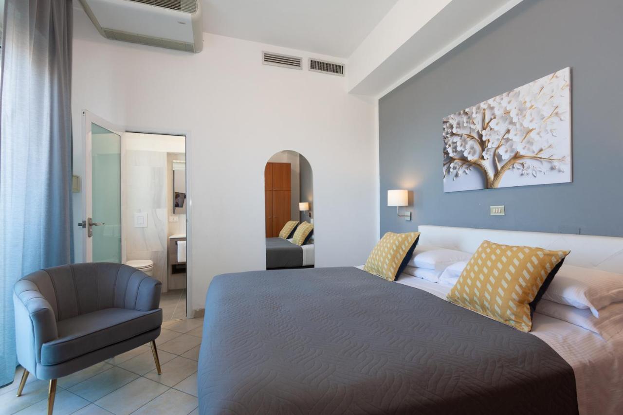 Image: MoMo Seaview Hotel