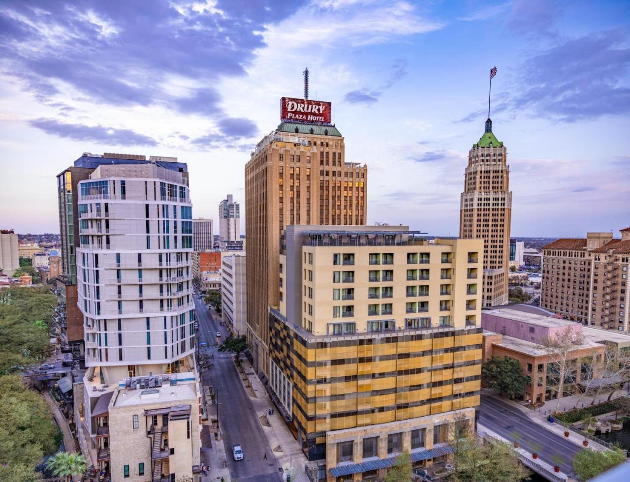 Image: Drury Plaza Hotel San Antonio Riverwalk