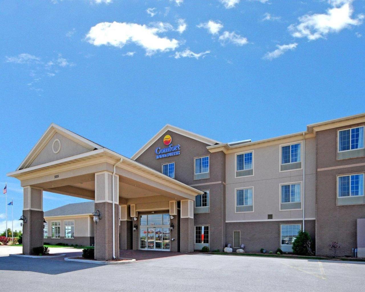 Image: Comfort Inn & Suites Madison North