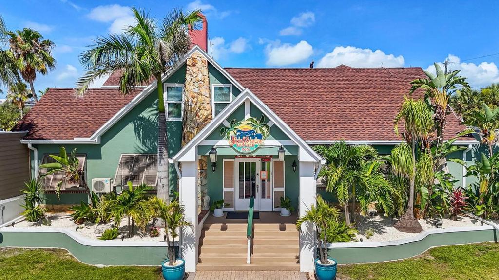 Image: Sea Breeze Manor Inn