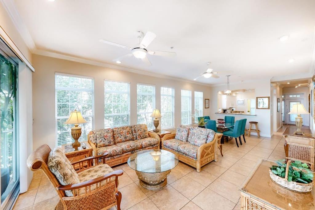 Image: Gulfside Garden De-Light