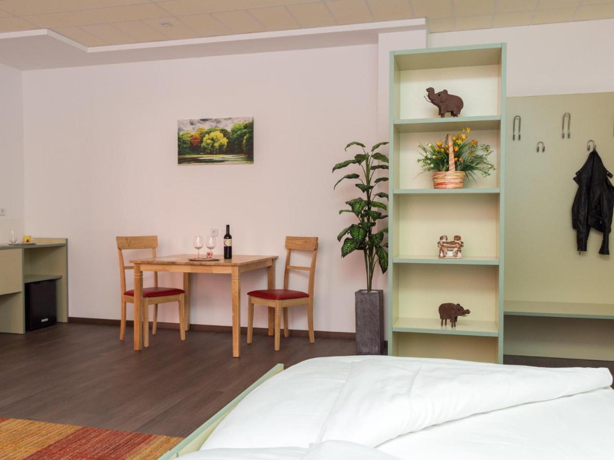 Winrooms Seminar Hotel & Apartments photo