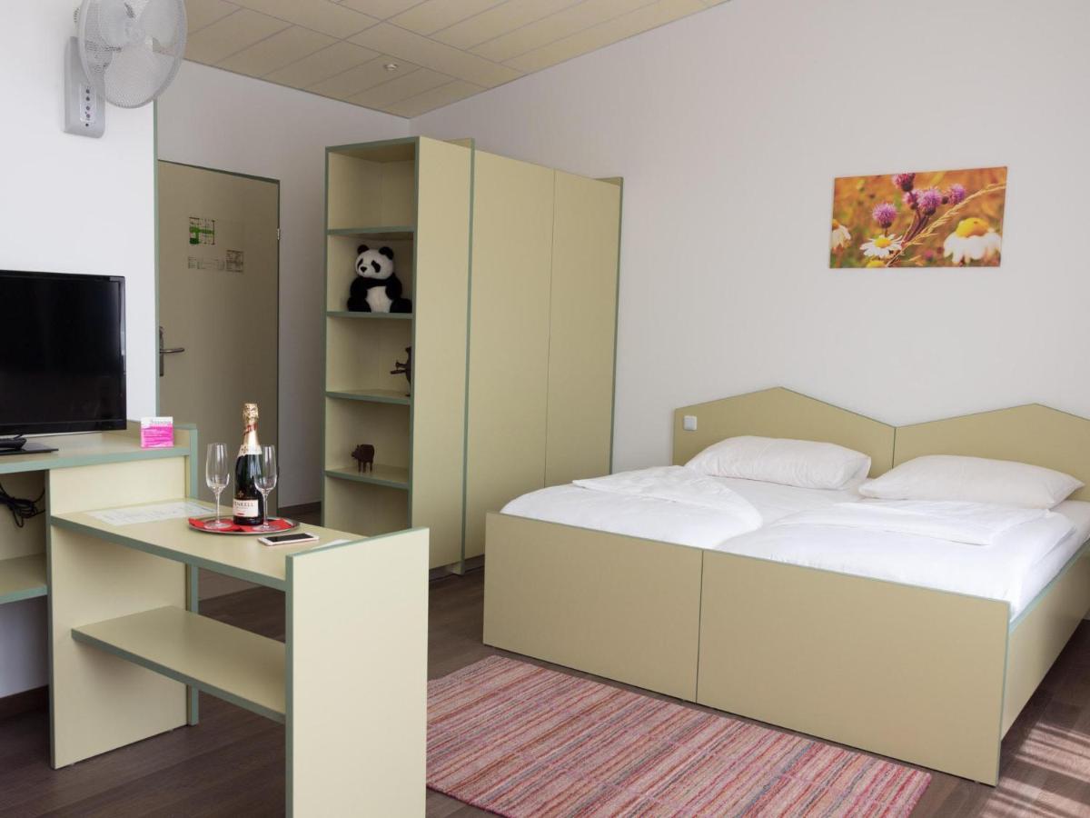 Winrooms Seminar Hotel & Apartments photo