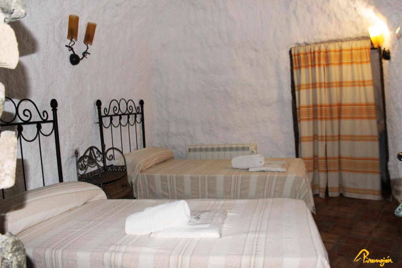 Country House Alojamientos Cuevas Pinomojon, Cuevas del Campo ...