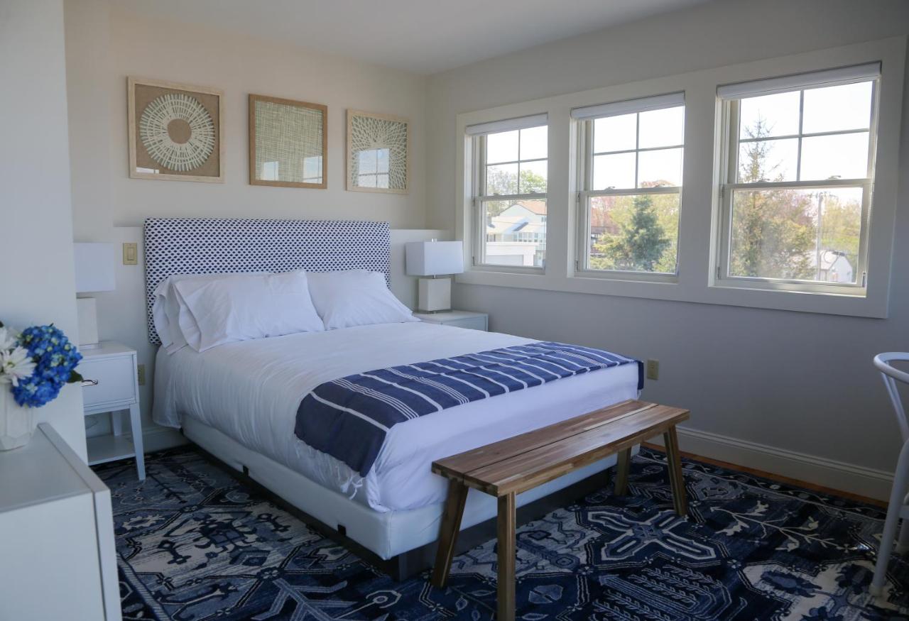 The Sea Breeze Inn — photo 2