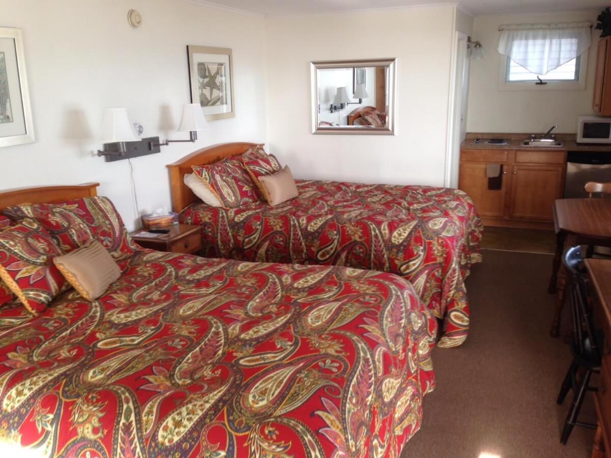 Sandpiper Beachfront Motel — photo 6