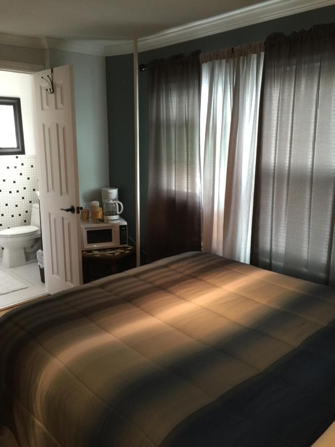 Jones Beach Hotel — photo 12