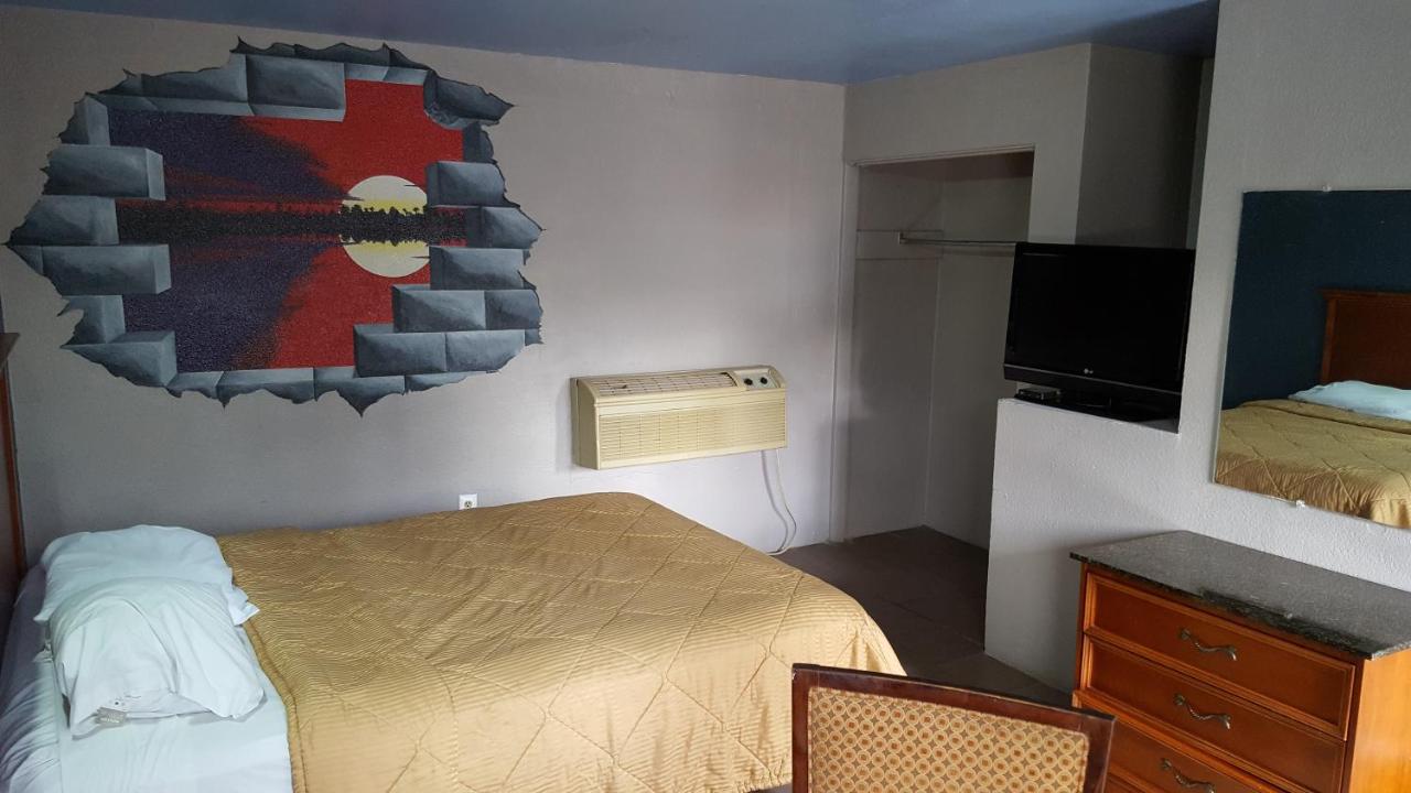Orange Inn Motel — photo 18