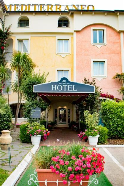 Hotel Mediterraneo photo