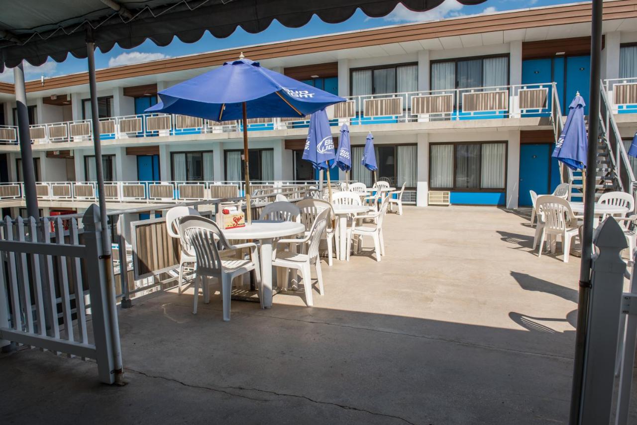 Windjammer Motel — photo 17