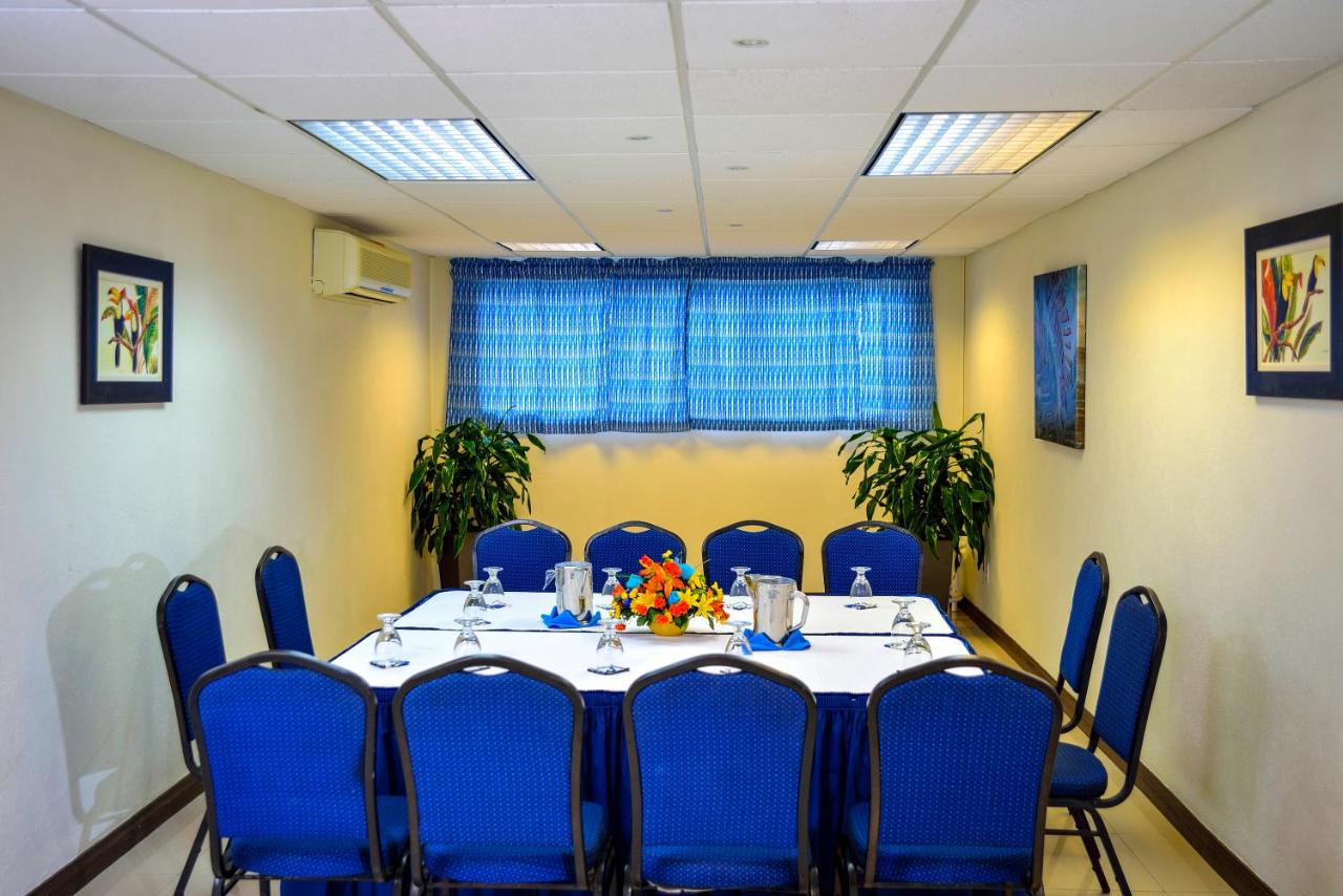 Dover Beach Hotel photo