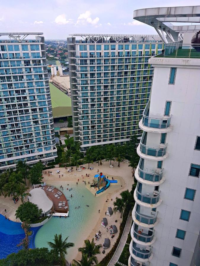 Water park: CLAROS @ The Azure Urban Resort and Residences -St. Tropez (Beach view)