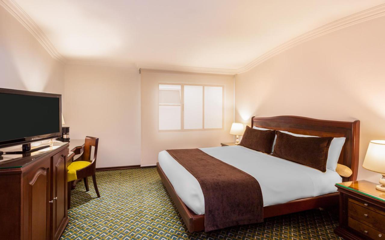 Hotel Embassy Park photo