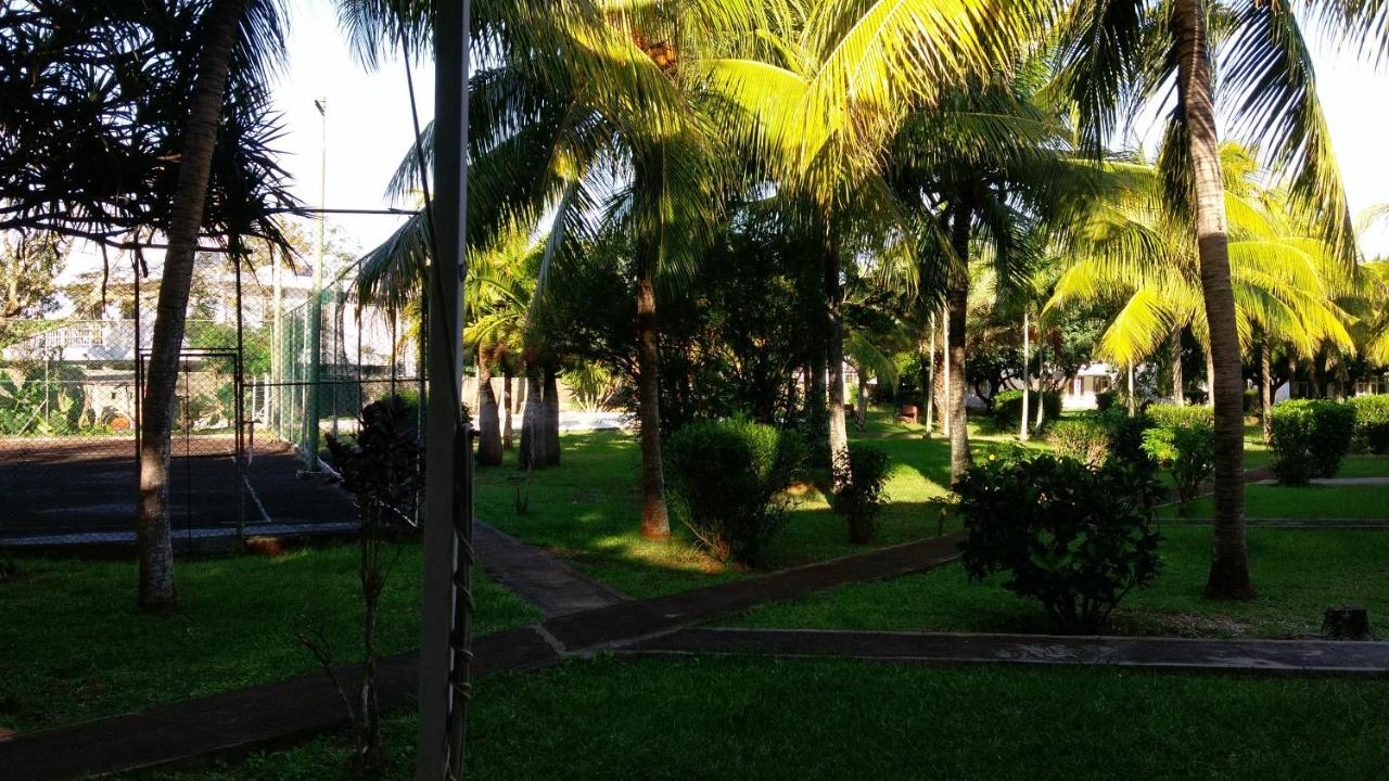 Tennis court: La Ballade