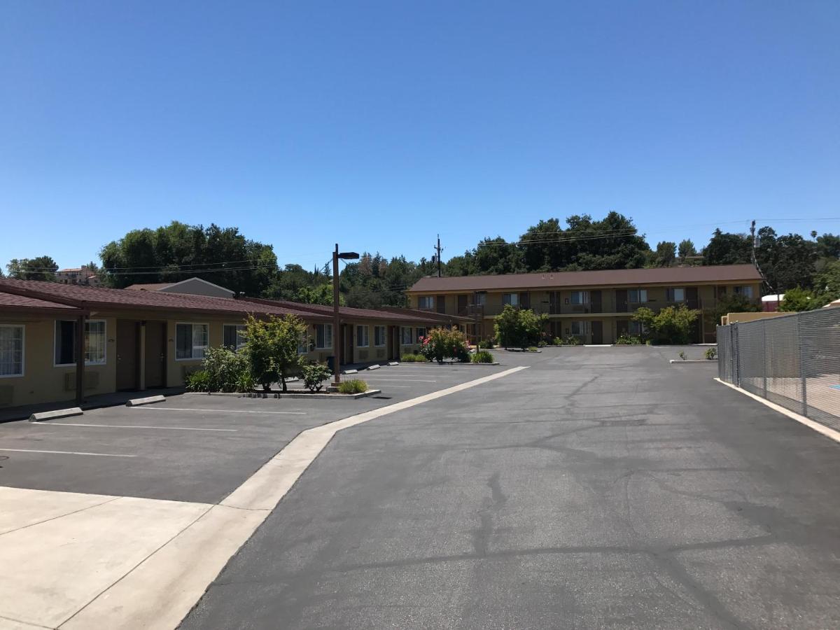 Budget Inn — photo 7