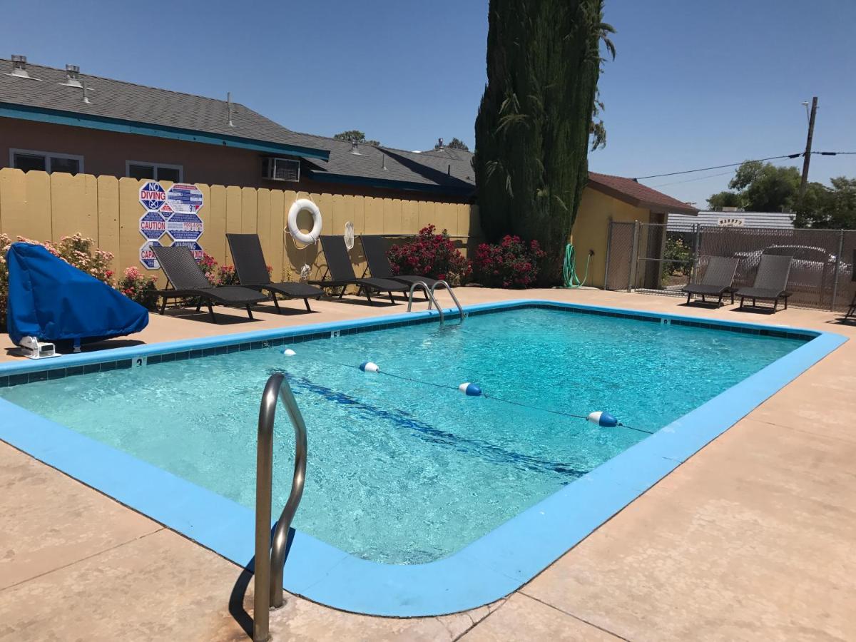 Budget Inn — photo 14