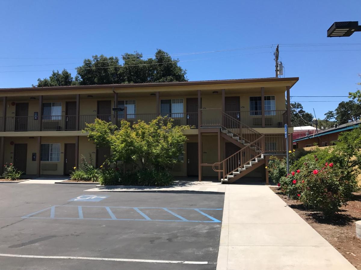 Budget Inn — photo 9