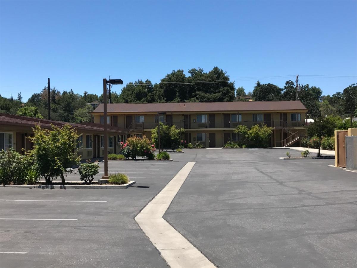 Budget Inn — photo 11