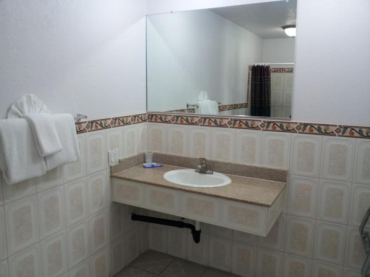Riviera Motel — photo 22