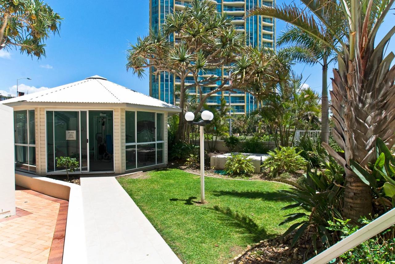 Hi Surf Beachfront Resort Apartments photo