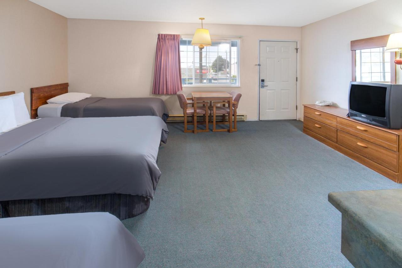 Redwood Motel — photo 14