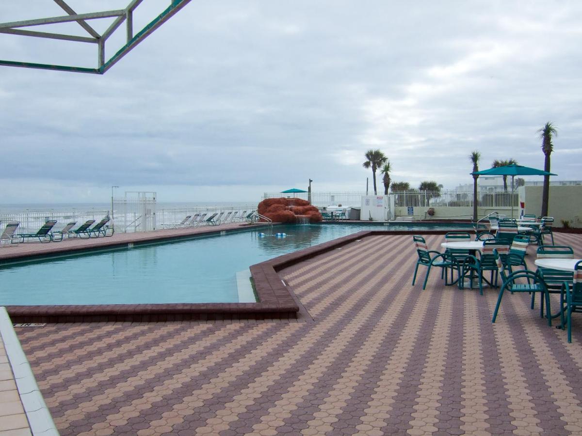 Heated swimming pool: Westgate Harbour Beach Resort
