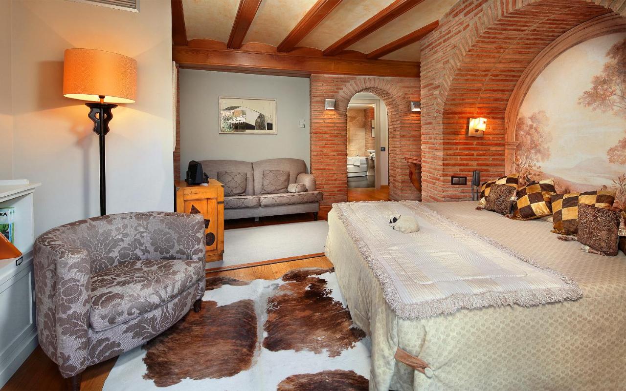 Hotel Boutique Maribel (Adult Only), Alquézar – Precios 2022 ...